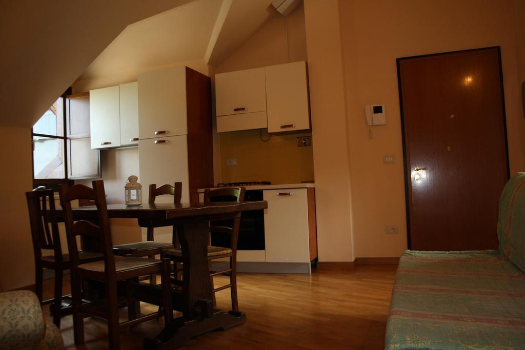 Il Cervo Bianco Aparthotel Abetone Bilik gambar